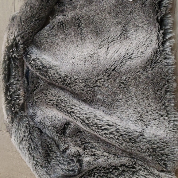 Zara Faux Fur Cable Knit Vest - Picture 6 of 11